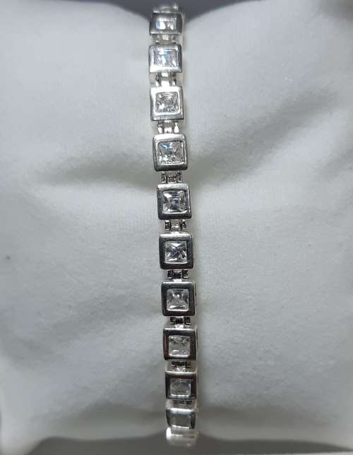 Sterling sliver tennis bracelet with zirconias