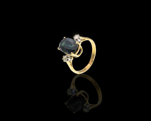 18ct (4.3 gram) Yellow Gold Onyx Ring with two diamonds