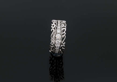 3.8 grams 9 carat White Gold Lace design Diamond Ring