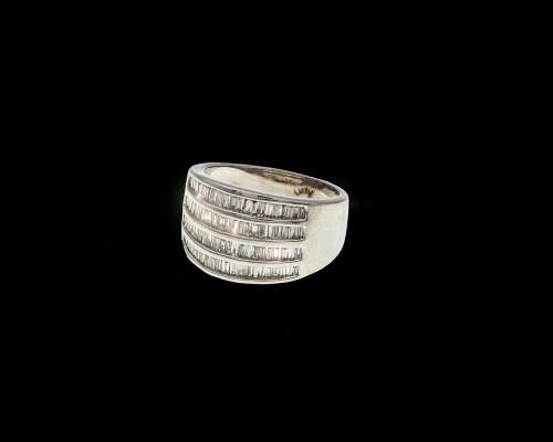 8.4 grams 18 carat White Gold Diamond Cocktail Ring