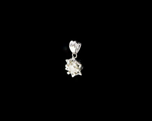 1.4 grams 18 carat White Gold Diamond Pendant