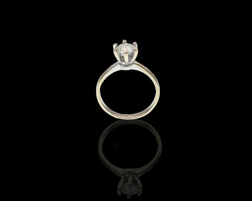 2.8 grams 18 carat White Gold Diamond Solitaire Ring