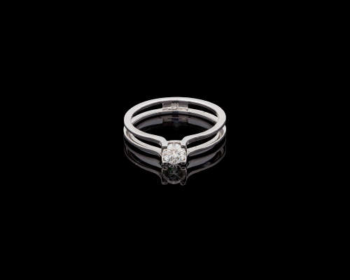 2.6 grams 14 carat White Gold Diamond Solitaire Ring