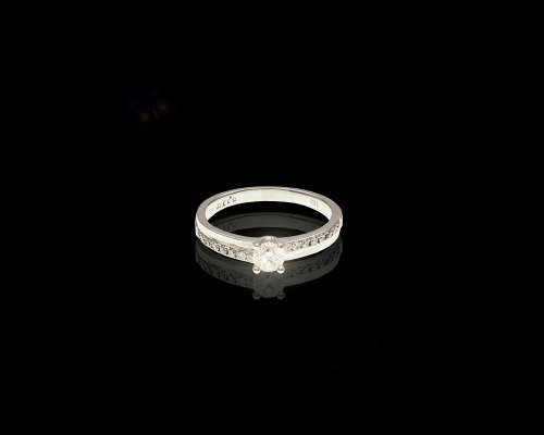 3.3 grams 18 carat White Gold Diamond Engagement Ring