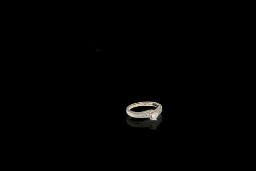 2.6 grams 14 carat White Gold Diamond Engagement Ring