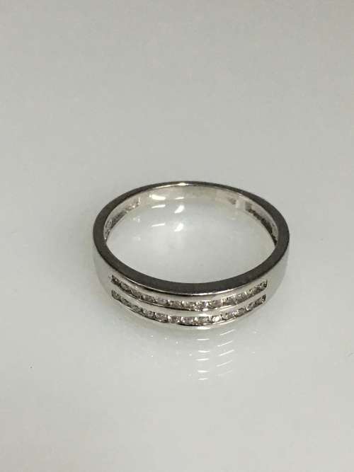 2.9 grams 9 carat White Gold, with Cubic Zirconias