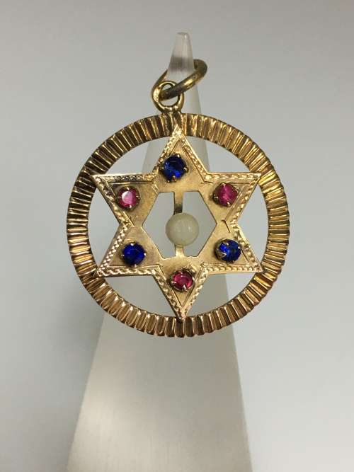 3.6 grams 9 carat Vintage Yellow Gold Star of David Pendant with semi precious stones and a pearl