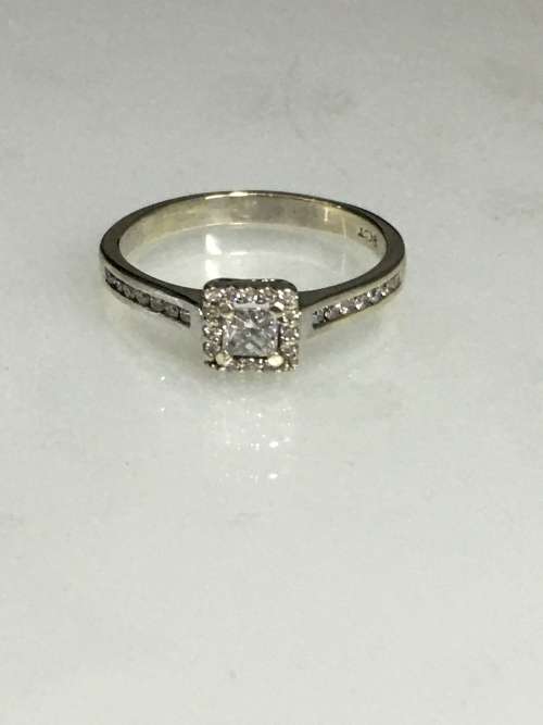 2.6 grams 9 carat White Gold  Diamond Engagement Ring