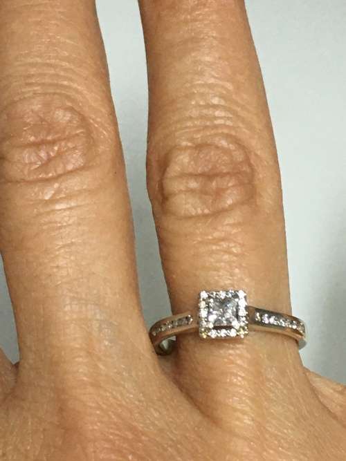 2.6 grams 9 carat White Gold  Diamond Engagement Ring