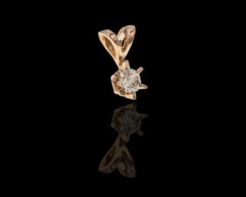 2.3 grams 18 carat Rose Gold Diamond Pendant