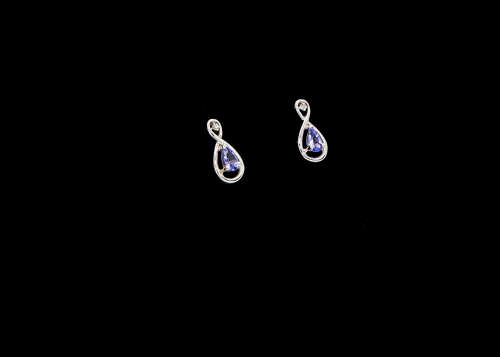 grams 9 carat White Gold Tanzanite and Diamonds Stud Earrings