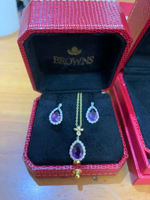 BROWNS true love jewelry set