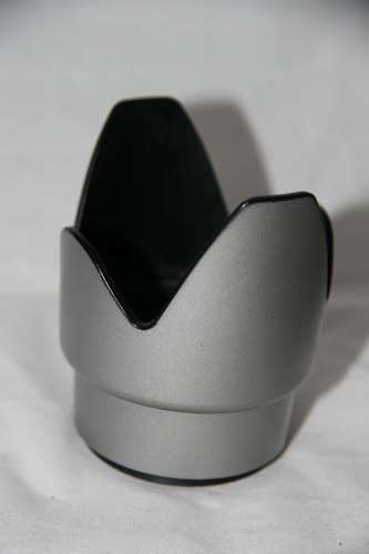 Lens hood for a 52mm thread