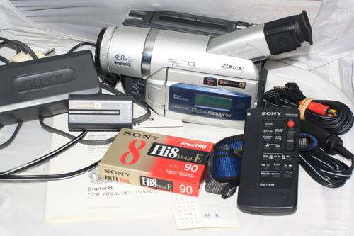 Sony Digital Hi8 Video Camera Recorder DCR-TRV520E PAL