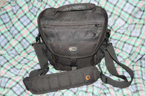 Lowepro Nova 170 AW Shoulder Bag