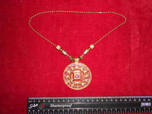 Costume jewellery necklace @ CRAZY R1 start