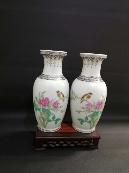 Two beautiful Highly detailed vases with stand bid for both!!!!!