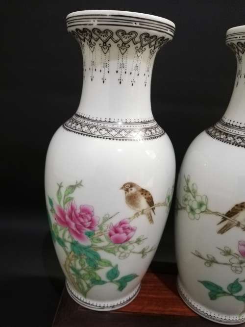 Two beautiful Highly detailed vases with stand bid for both!!!!!