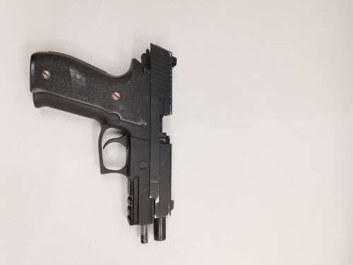Realistic metal team 6 9mm Para sig f226 gas gun for spairs  and missing magazine box not tested!!!!