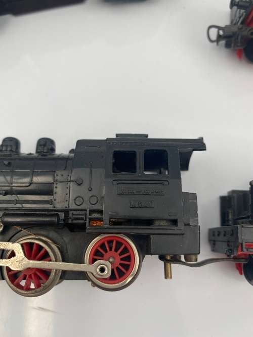 LARGE COLLECTION OF LIMA TRAINS SETS BID FOR ALL 2 LOCOMOTIVES!!!!!