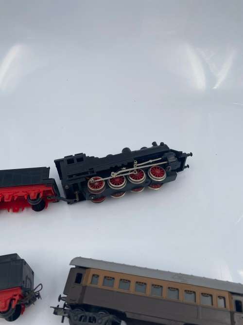 LARGE COLLECTION OF LIMA TRAINS SETS BID FOR ALL 2 LOCOMOTIVES!!!!!