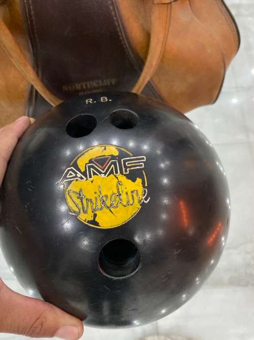 VINTAGE AMF STRIKERLINE BALL AND BAG !!!