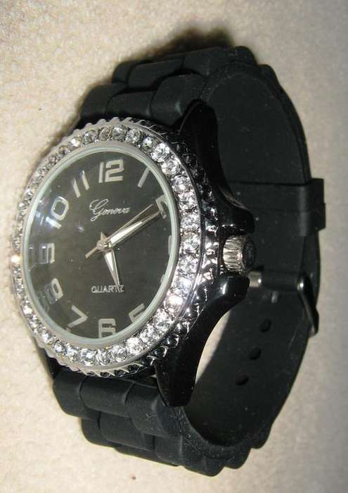 *** Beautiful Crystal, Rhinestone Watch in BLACK***