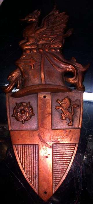 IMPORTANT AND HISTORIC UK COAT OF ARMS BRONZE PLAQUE