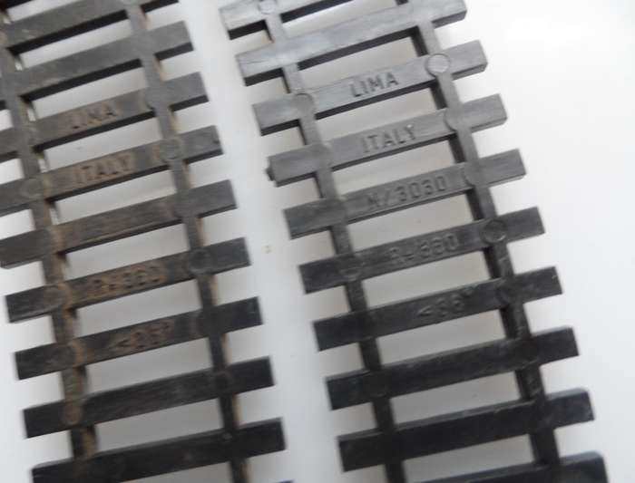 HO RAIL TRACKs , LIMA ITALY ,2 X 220 mm / 8 1/4 ins , CURVES  N3030 ,R360, <36 deg.