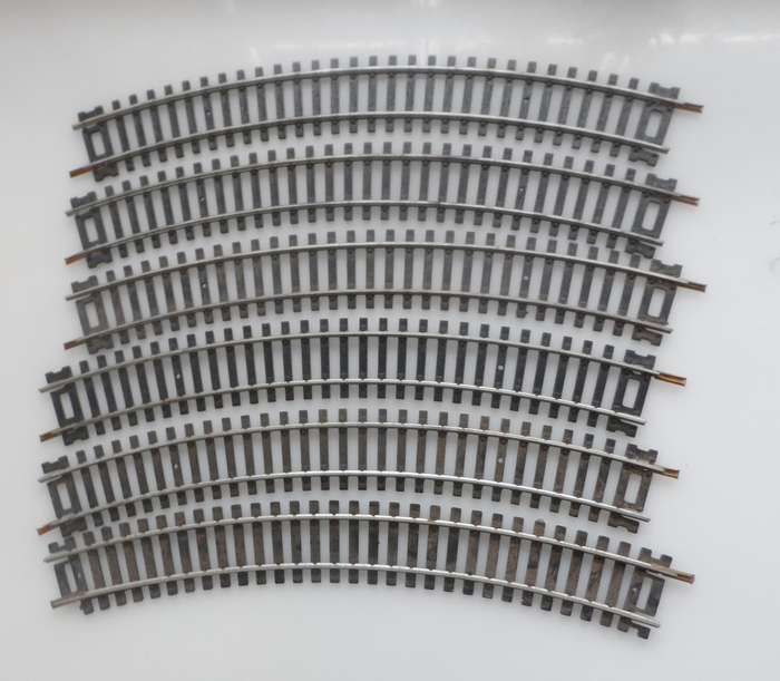 HO RAIL TRACKs , LIMA ITALY , 6 X 220 mm / 8 1/4 ins , CURVES  N3030 ,R360, <36 deg.