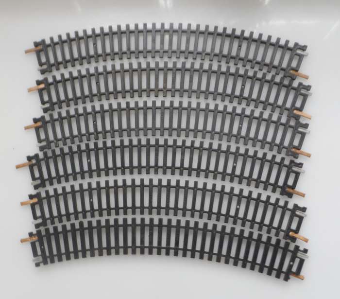 HO RAIL TRACKs , LIMA ITALY , 6 X 220 mm / 8 1/4 ins , CURVES  N3030 ,R360, <36 deg.