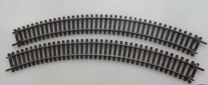 HO RAIL TRACKs , LIMA ITALY , 2 X CURVES 280 mm / 11 ins  , R360 , < 45 deg.