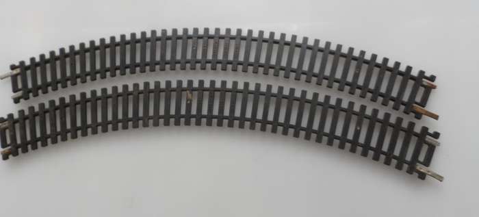 HO RAIL TRACKs , LIMA ITALY , 2 X CURVES 280 mm / 11 ins  , R360 , < 45 deg.