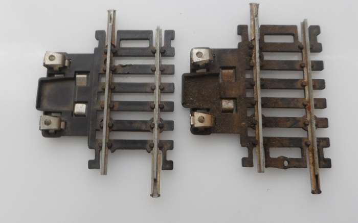 HO RAIL TRACKs , LIMA ITALY ,2 X  SHORT TRACK 50 mm, 2 ins ,PWR  CONNECTORS