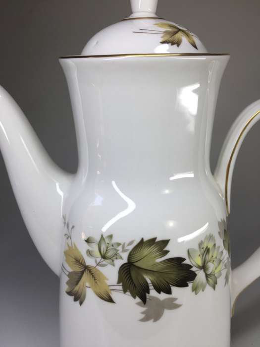 ROYAL DOULTON VINTAGE ENGLISH TRANSLUCENT CHINA  TC1019 ` LARCHMONT ` COFFEE POT