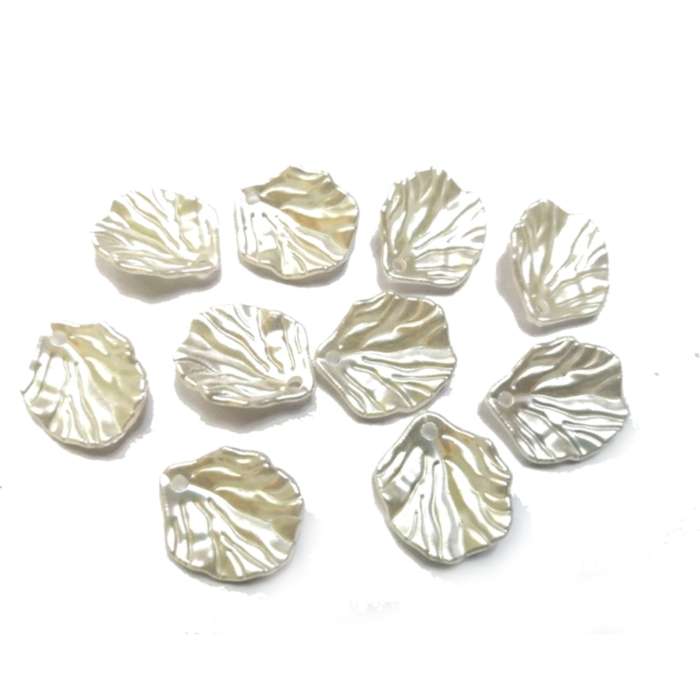 Beads / Acrylic Beads - 18x15mm -  50pcs -Pearl Optic Leaves / Beads for crafting