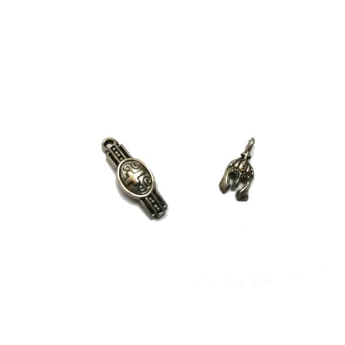 Pendant / Belt and helmet with cross- Pendants - 2pcs - 15-23mm silver color / for crafting