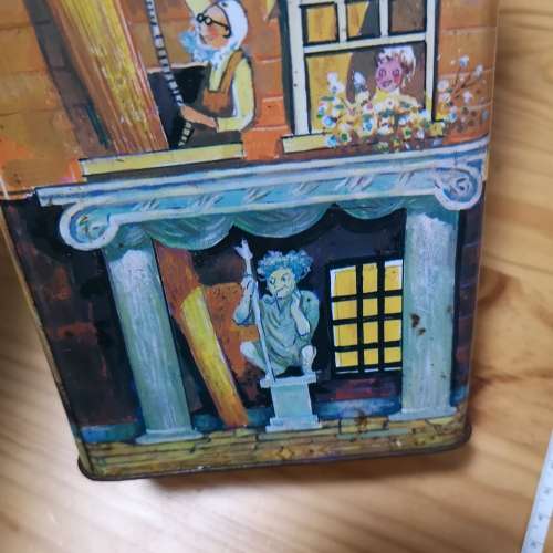 Spaghetti House, Display Tin with arty hilarious depictions. Ideal Restaurant Decor. H +-31.5cm