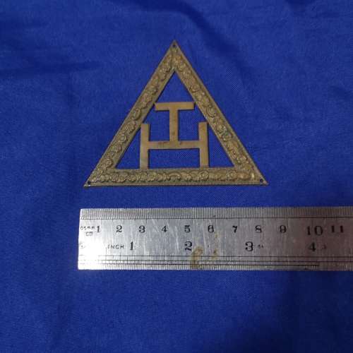 ANTIQUE MASONIC REGALIA ROYAL ARCH TRIPLE TAU in brass