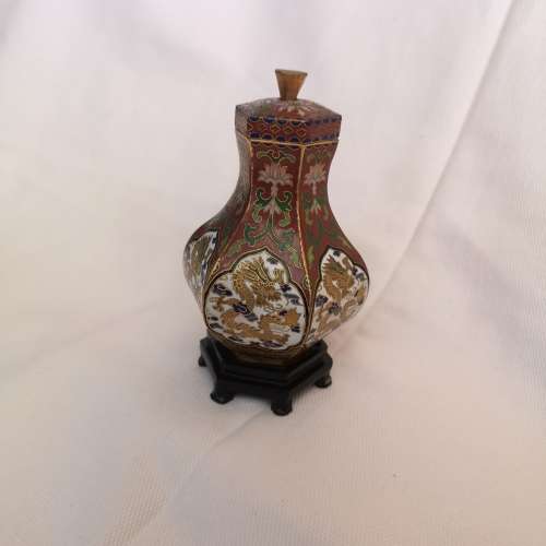 Complete set 4 potiche cloisonné with wooden support. Remarkable works of Art