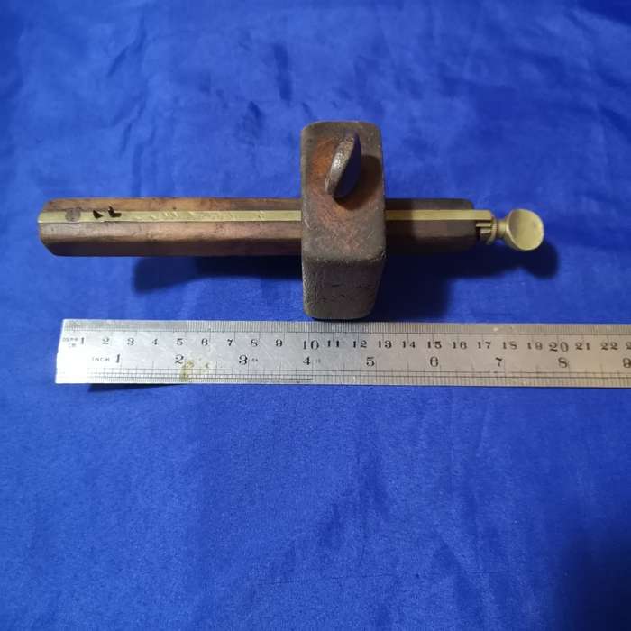 Vintage Wood and brass Mortise gauge, excellent condition