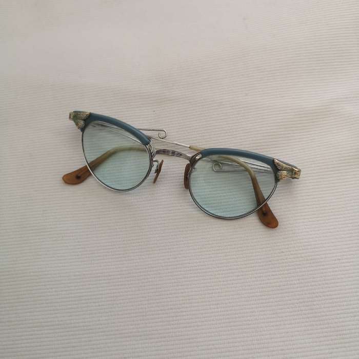 Bausch & Lomb- Vintage Cat Eye Glasses 1/10 12k GF. White Gold filled Eyewear Blue 1950s RARE