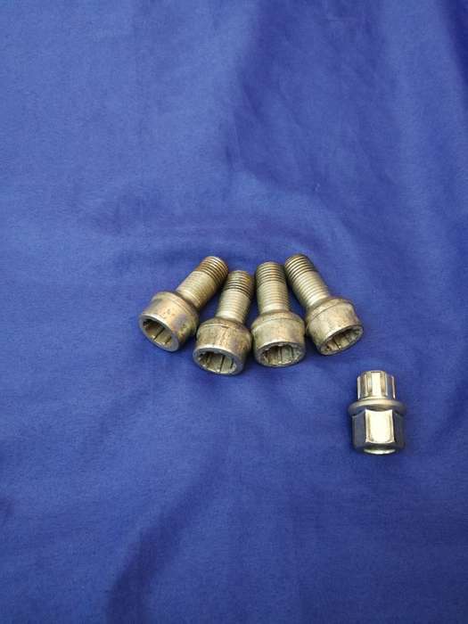 VW Audi Polo, GTi, Locknut set for Alloy wheels. Small diameter head for Gti/ small hole