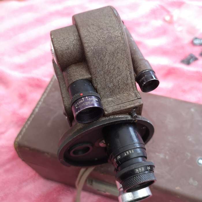 1940s Revere Eight, Model 99 double turret Movie camera