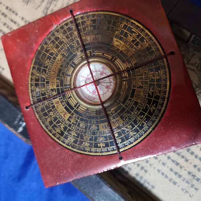 Antique Vintage CHINESE BRONZE FENG SHUI LON PON COMPASS Wood 5-Toed Dragon Box