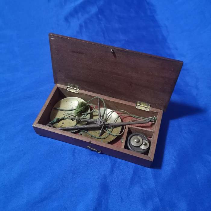 Antique Travelling Apothecary Chemist Balance Scales and Weights in Box. Made in England