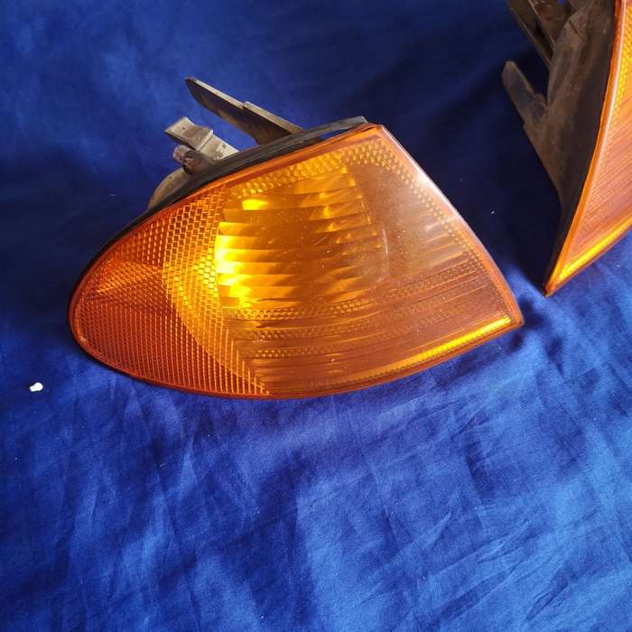 BMW E46 Front indicator lights. 1 pair