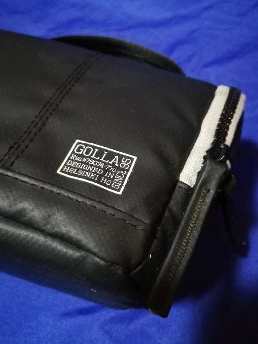 Golla Sling Bag with handle (Small) for mirrorless camera