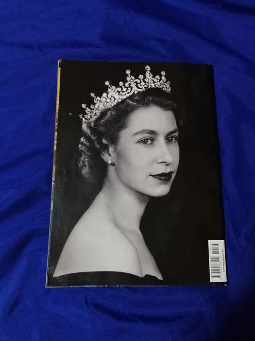 Hello Magazine Queen Elizabeth 11 Special Edition Remembering the Queen