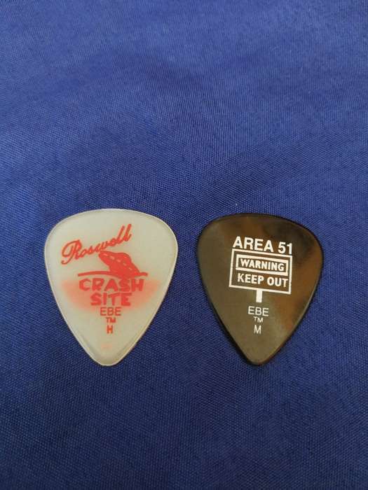 COLLECTORS SERIES ROSWELL CRASH SITE GUITAR PLECTRUM- Vintage